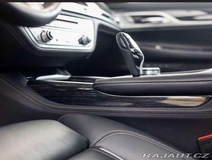 BMW 7 M760Li xDrive A/T 2019