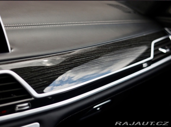 BMW 7 M760Li xDrive A/T 2019