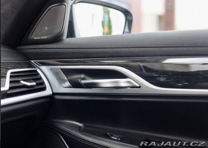 BMW 7 M760Li xDrive A/T 2019