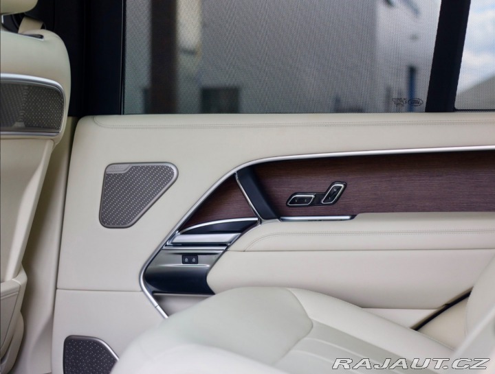 Land Rover Range Rover P460e Autobiography LWB, 2024