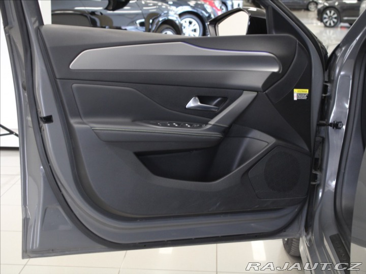 Peugeot 308 1,6 PHEV 225k. GT Výprode 2024