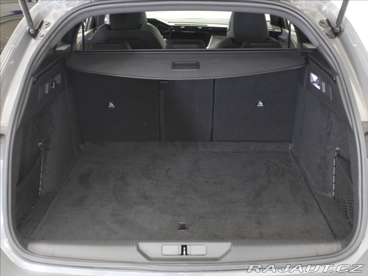 Peugeot 308 1,6 PHEV 225k. GT Výprode 2024