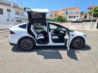 Tesla Model X  2023