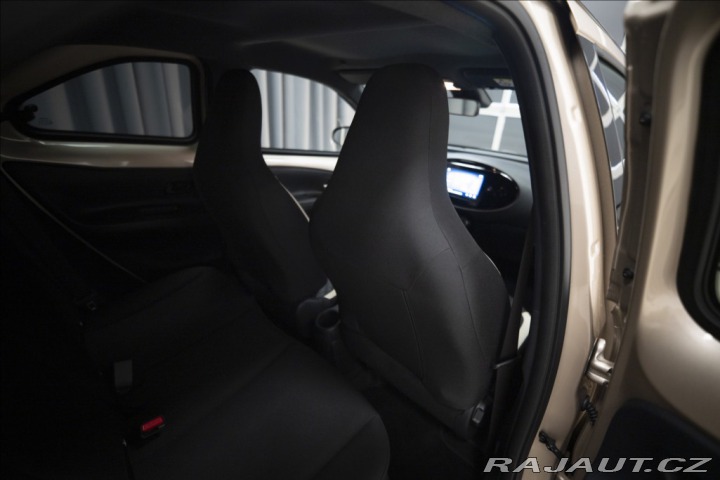 Toyota Aygo 1,0 i AT 1. MAJ ČR 1254 K 2025