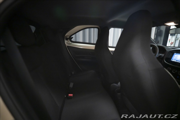Toyota Aygo 1,0 i AT 1. MAJ ČR 1254 K 2025