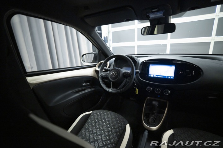 Toyota Aygo 1,0 i AT 1. MAJ ČR 1254 K 2025