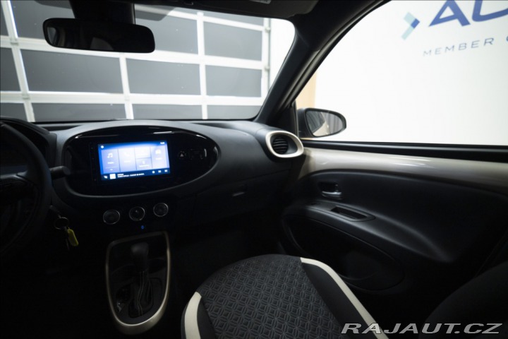 Toyota Aygo 1,0 i AT 1. MAJ ČR 1254 K 2025