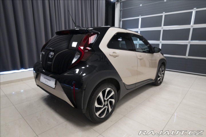 Toyota Aygo 1,0 i AT 1. MAJ ČR 1254 K 2025