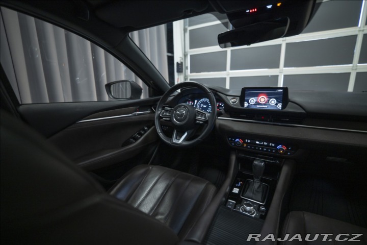 Mazda 2 1,5 SKYACTIV NAVI VÝHŘEV 1800