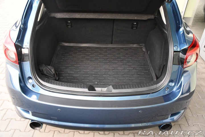 Mazda 3 2.0iREVOLUTION TAZNE HUD 2019