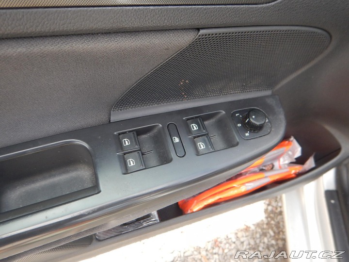 Volkswagen Golf V 1.4i, 55 kW, DIGIKLIMA 2003