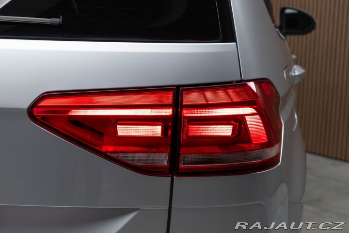Volkswagen Touran 1.5 TSI REZERVACE 2023