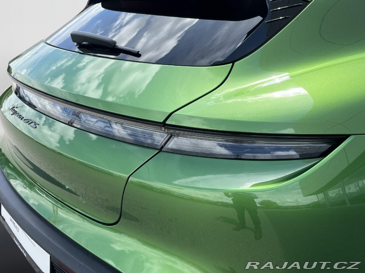 Porsche Taycan GTS Sport Turismo 2022