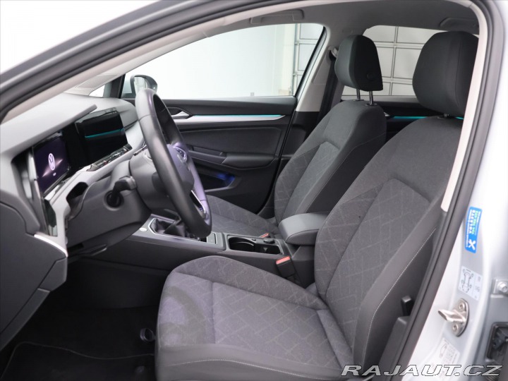 Volkswagen Golf 1,5 TSI 96kW CZ Life 1.Ma 2023