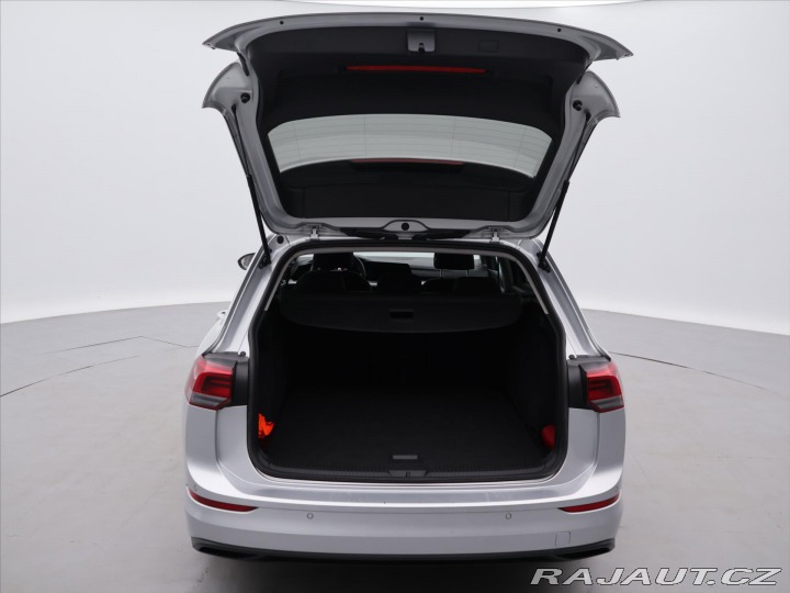 Volkswagen Golf 1,5 TSI 96kW CZ Life 1.Ma 2023