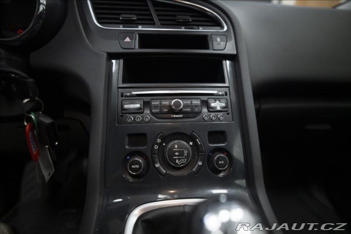 Peugeot 5008 1,6 HDI NAVI KAMERA VÝHŘE 2015