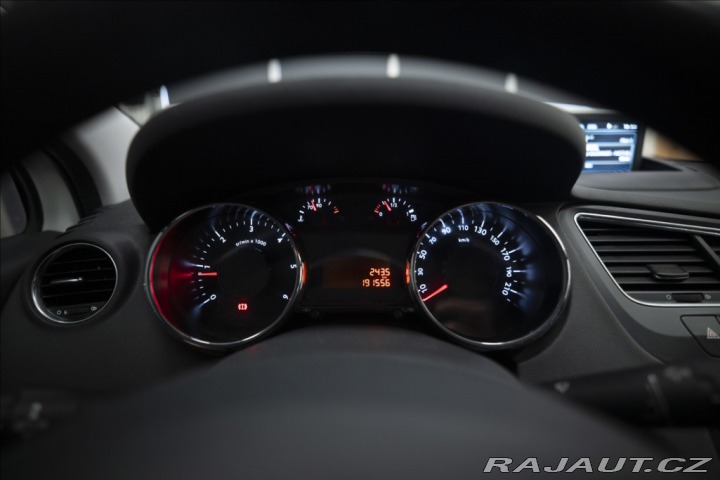 Peugeot 5008 1,6 HDI NAVI KAMERA VÝHŘE 2015
