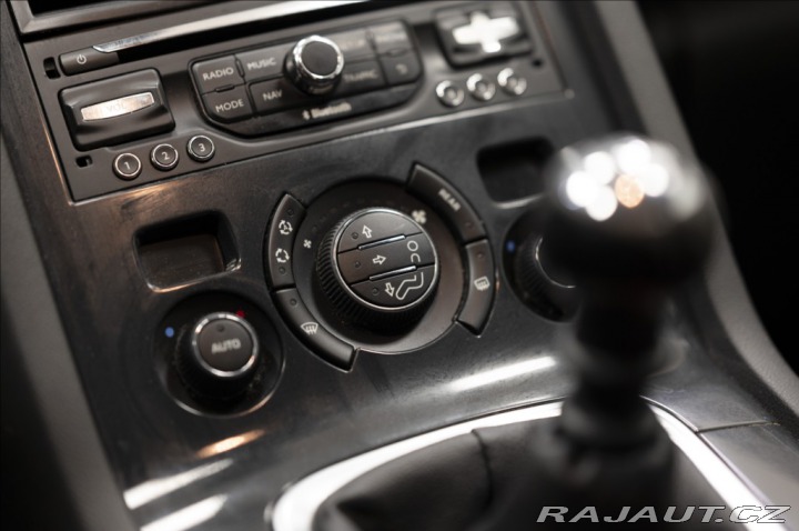 Peugeot 5008 1,6 HDI NAVI KAMERA VÝHŘE 2015