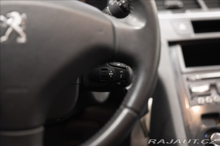 Peugeot 5008 1,6 HDI NAVI KAMERA VÝHŘE 2015