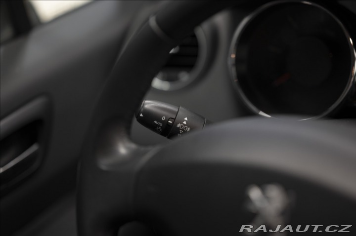 Peugeot 5008 1,6 HDI NAVI KAMERA VÝHŘE 2015