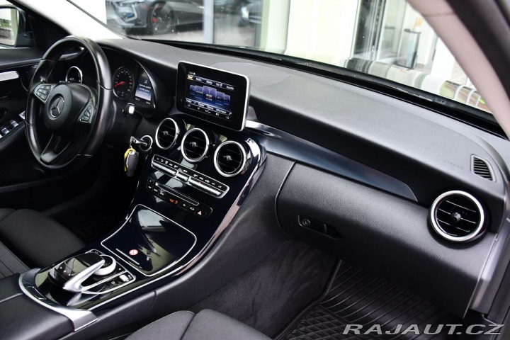Mercedes-Benz C 180d LED NAVI PDC 2015
