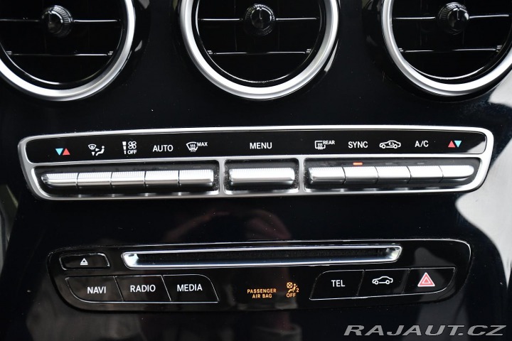 Mercedes-Benz C 180d LED NAVI PDC 2015