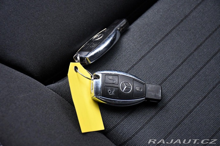 Mercedes-Benz C 180d LED NAVI PDC 2015
