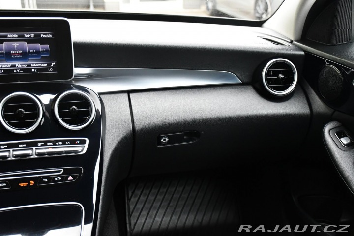 Mercedes-Benz C 180d LED NAVI PDC 2015