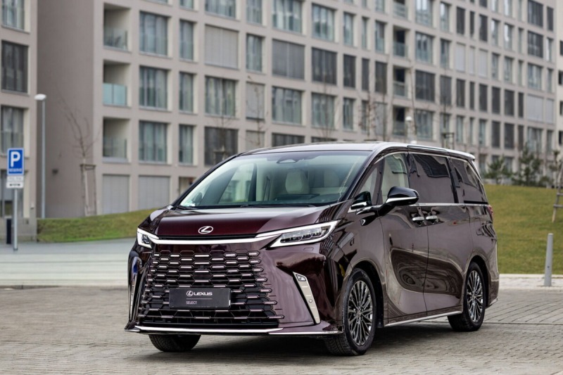 Lexus Ostatní modely LM 350h  350H 2,5 HEV Luxury VIP A