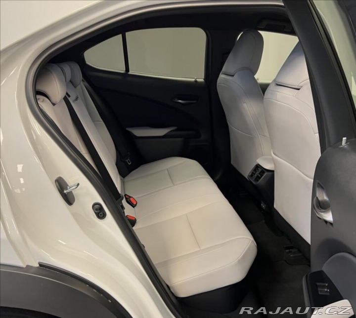 Lexus Ostatní modely UX 300h 300H 2,0 HEV F SPORT DESI 2025