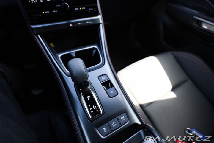 Lexus Ostatní modely LBX 1,5 HEV ELEGANT TECH 2025