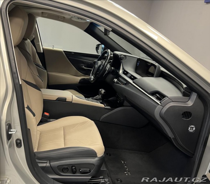 Lexus Ostatní modely ES 300h 300H 2,5 HEV LUXURY / ZÁR 2021