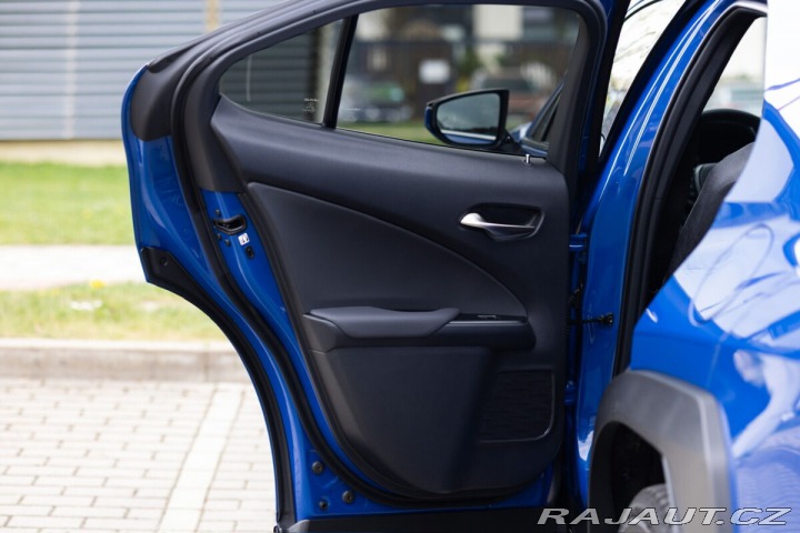 Lexus Ostatní modely UX 300h 300H 2.0 HEV BUSINESS TEC 2025