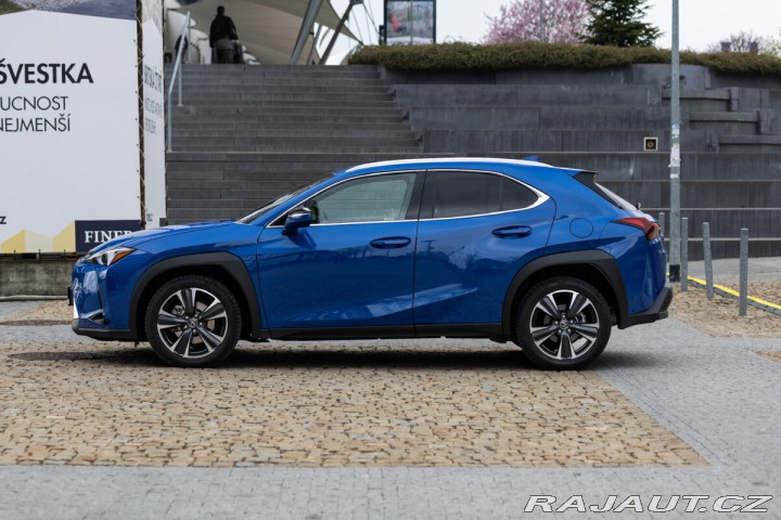 Lexus Ostatní modely UX 300h 300H 2.0 HEV BUSINESS TEC 2025