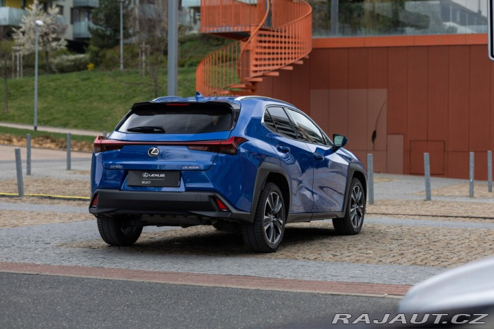 Lexus Ostatní modely UX 300h 300H 2.0 HEV BUSINESS TEC 2025