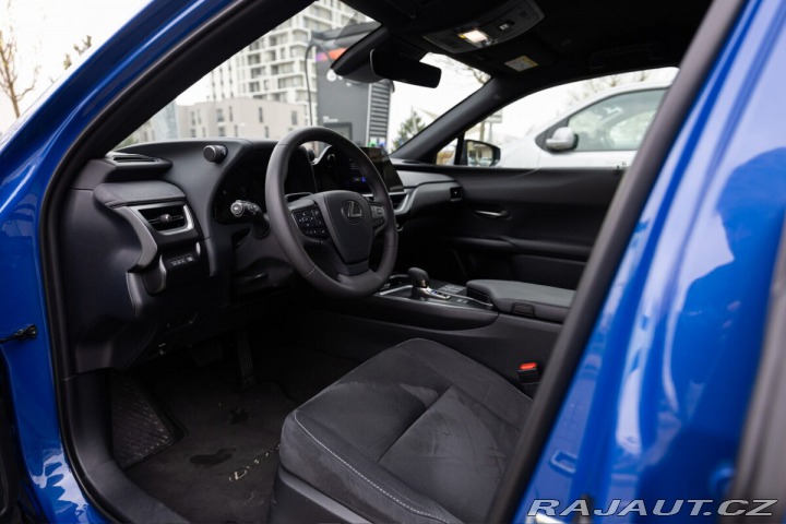 Lexus Ostatní modely UX 300h 300H 2.0 HEV BUSINESS TEC 2025