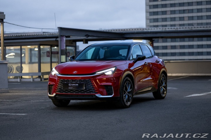 Lexus Ostatní modely LBX 1,5 HEV EMOTION TECH 4x4 2025