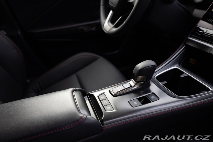 Lexus Ostatní modely LBX 1,5 HEV EMOTION TECH 2025