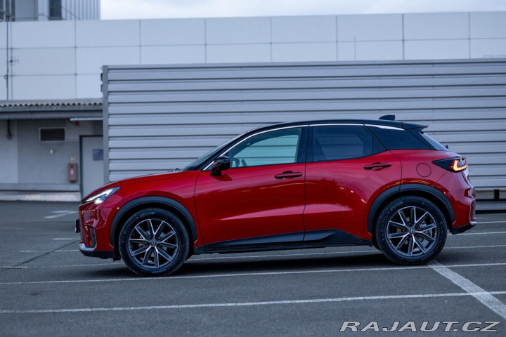 Lexus Ostatní modely LBX 1,5 HEV EMOTION TECH 4x4 2025