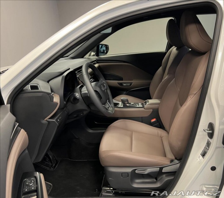 Lexus Ostatní modely LBX 1,5 HEV ELEGANT TECH 2025