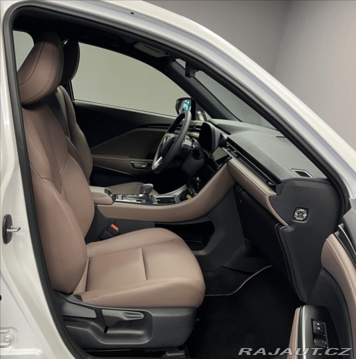 Lexus Ostatní modely LBX 1,5 HEV ELEGANT TECH 2025