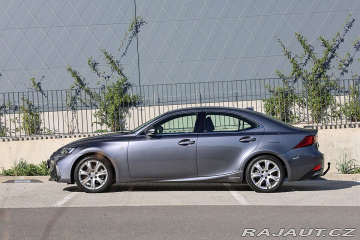 Lexus Ostatní modely IS 300h 300h 2,5 HEV F SPORT 2021