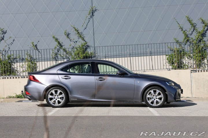 Lexus Ostatní modely IS 300h 300h 2,5 HEV F SPORT 2021