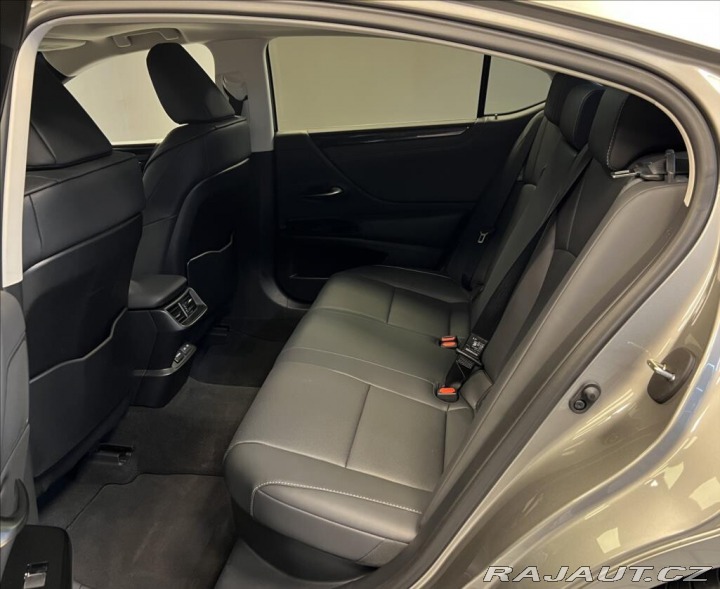 Lexus Ostatní modely ES 300h 300H 2,5 HEV LIMITED EDIT 2025