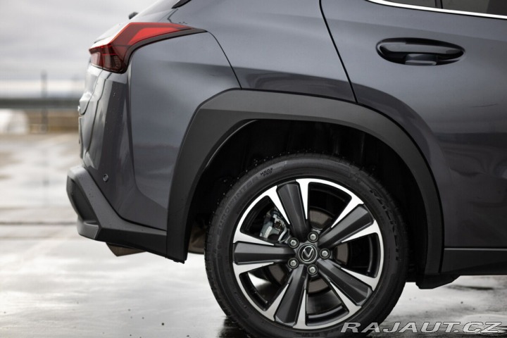 Lexus Ostatní modely UX 300h 2,0 HEV BUSINESS TECH 2025