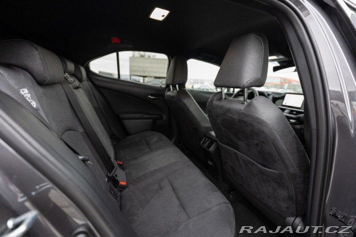 Lexus Ostatní modely UX 300h 2,0 HEV BUSINESS TECH 2025