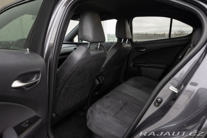 Lexus Ostatní modely UX 300h 2,0 HEV BUSINESS TECH 2025
