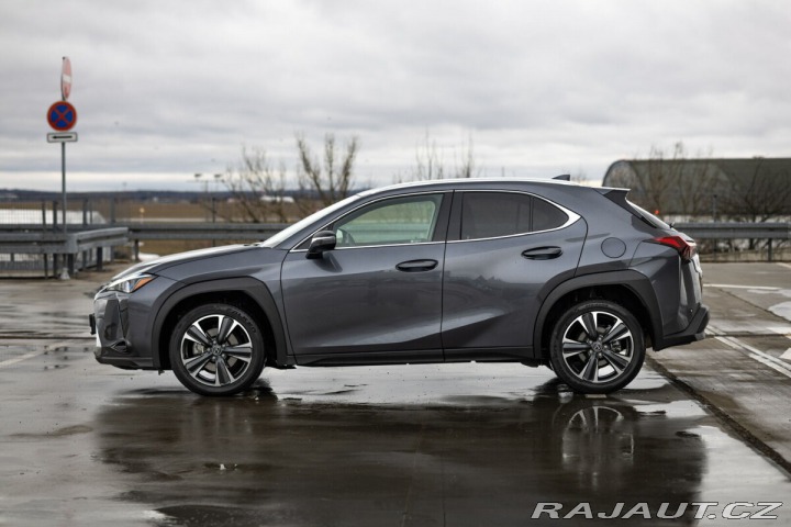 Lexus Ostatní modely UX 300h 2,0 HEV BUSINESS TECH 2025