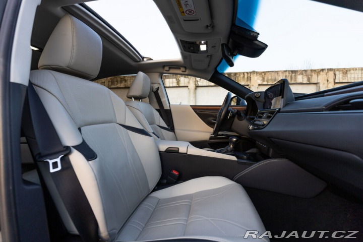 Lexus Ostatní modely ES 300h 300H 2,5 HEV PRESTIGE PLU 2024