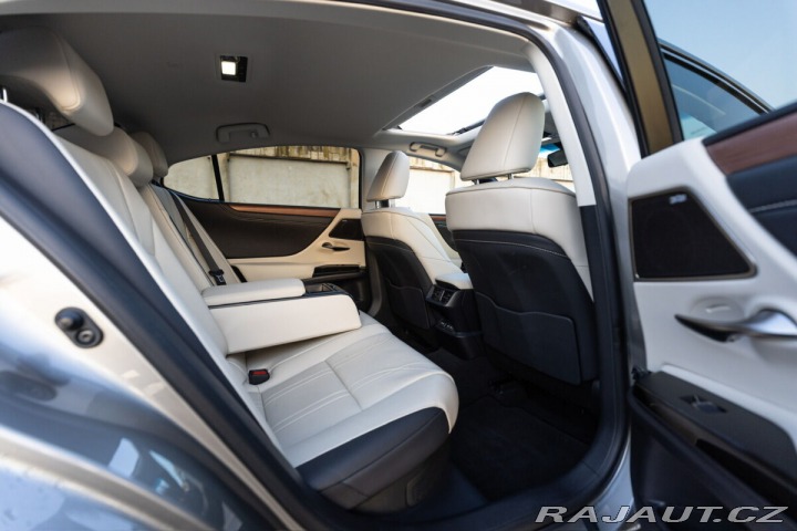 Lexus Ostatní modely ES 300h 300H 2,5 HEV PRESTIGE PLU 2024